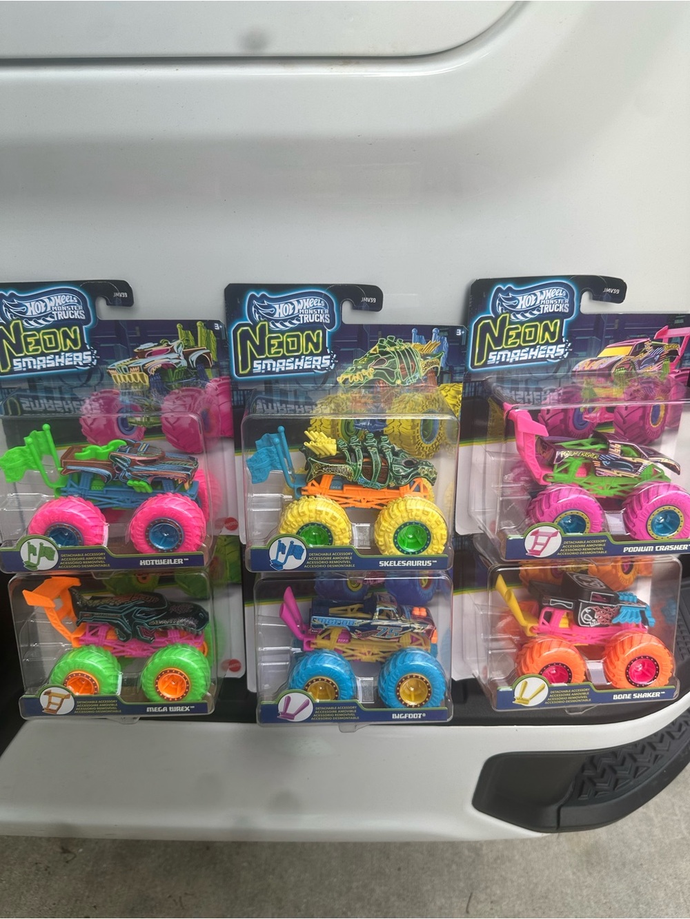 Hot Wheels Monster Trucks Neon Smashers Set of 6